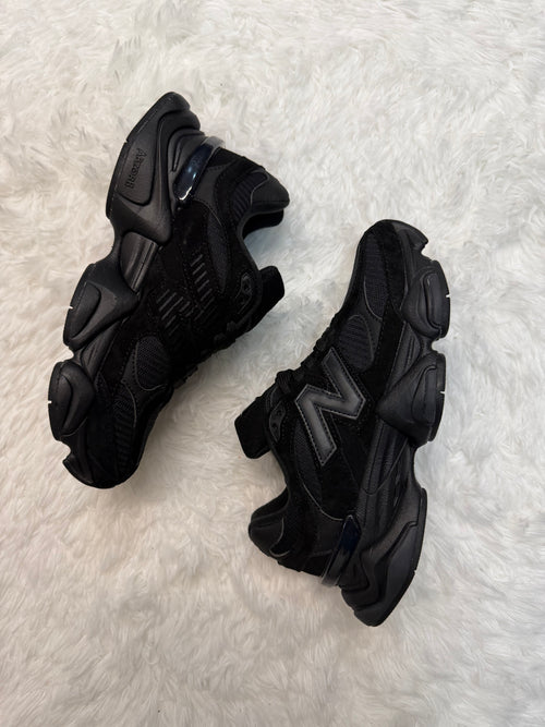 9060 Triple Black Shoes