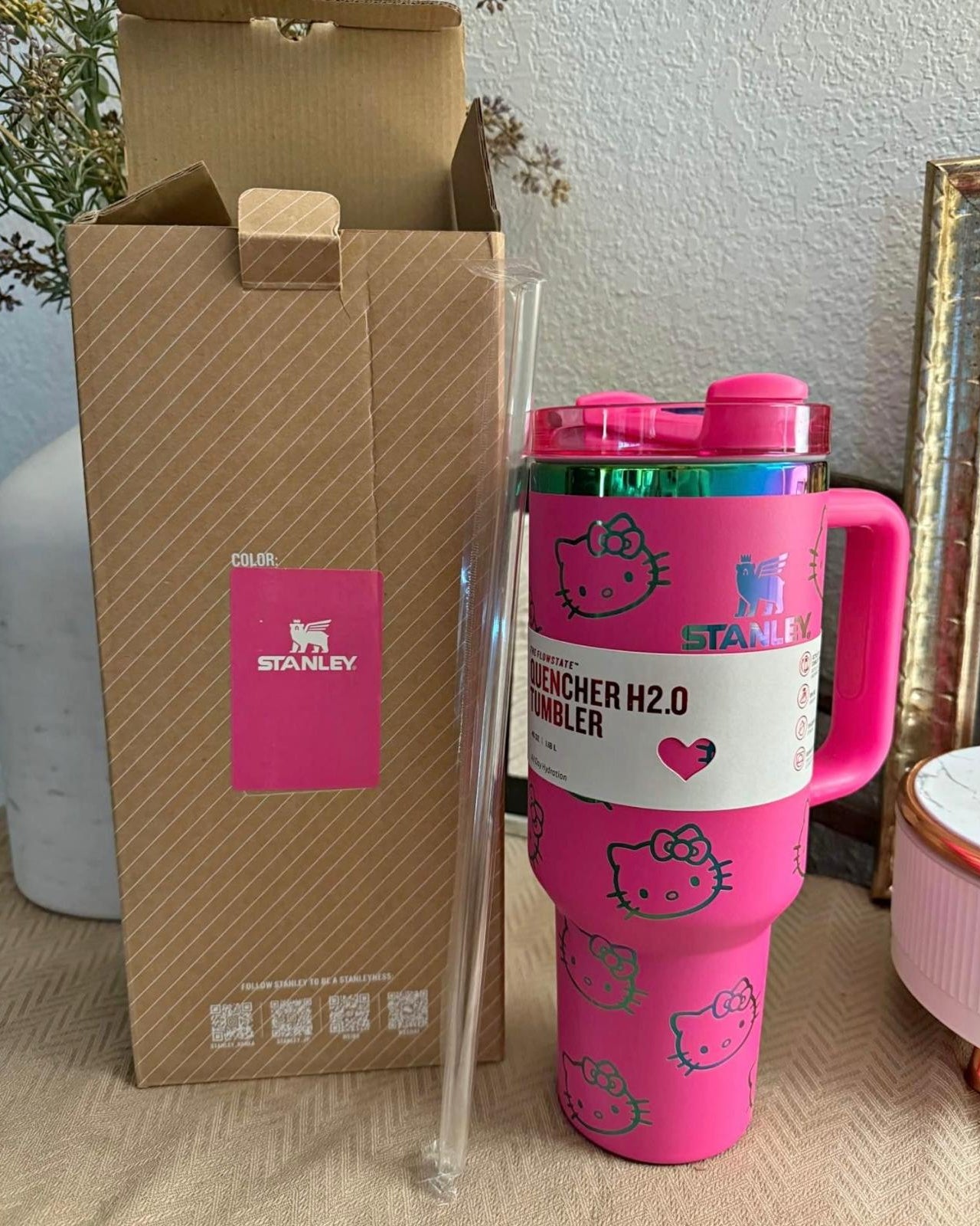 Hello Kitty x Stanley Cup 40oz