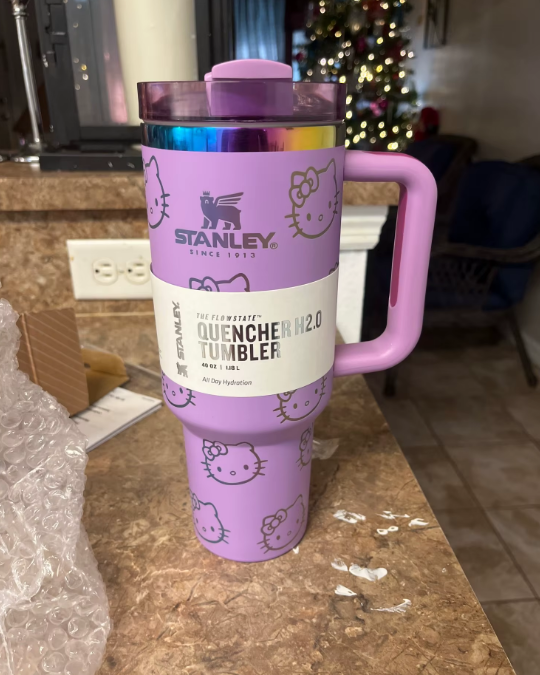 Hello Kitty x Stanley Cup 40oz